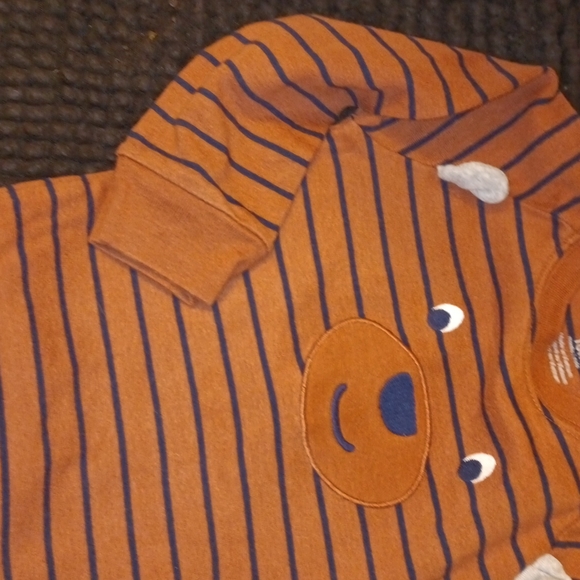 Carter's 18months bear face long sleeve onesie - Picture 3 of 4